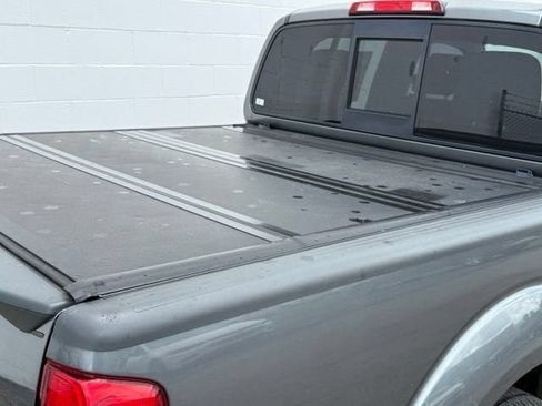 Used 2017 Nissan Frontier SV AWD/4WD image 10