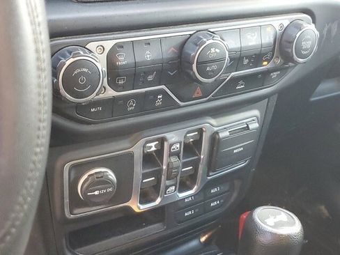 Used 2021 Jeep Wrangler Unlimited Sport image 24