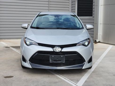 Used 2017 Toyota Corolla LE image 3
