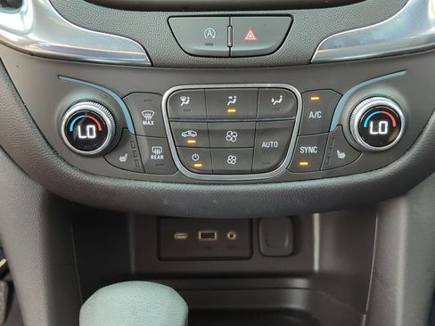 Certified 2024 Chevrolet Equinox LT FWD image 17