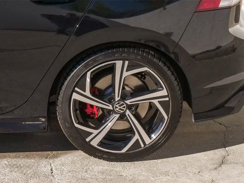 Used 2024 Volkswagen GTI SE image 6