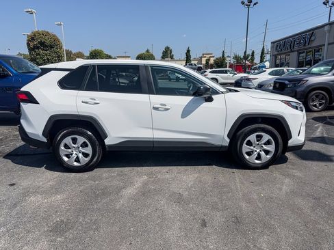 Used 2025 Toyota RAV4 LE AWD/4WD image 8