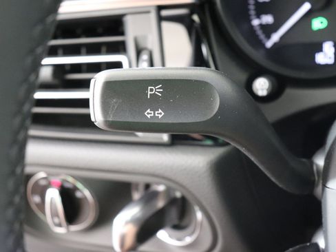 Used 2025 Porsche Macan image 35