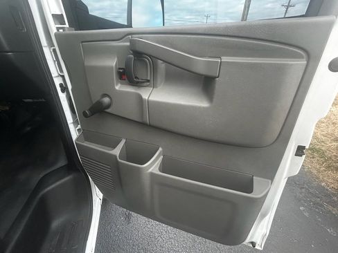 Used 2019 Chevrolet Express 3500 Extended w/ Driver Convenience Package image 16