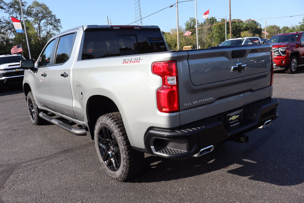 Used 2026 Chevrolet Silverado 1500 LT Trail Boss w/ LT Trail Boss Premium Package AWD/4WD image 3