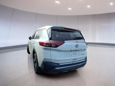 Used 2023 Nissan Rogue SL w/ SL Premium Package image 3