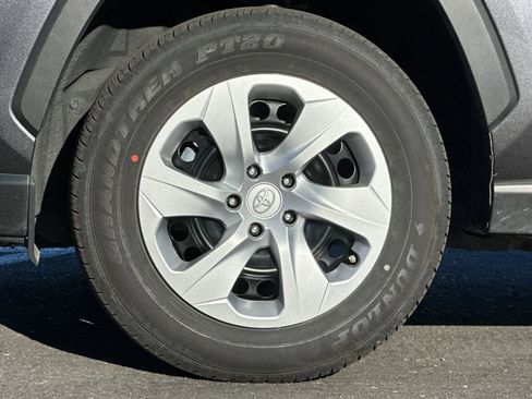 Used 2025 Toyota RAV4 LE image 22