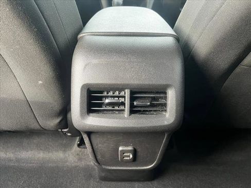 Used 2022 Chevrolet Equinox LT image 18