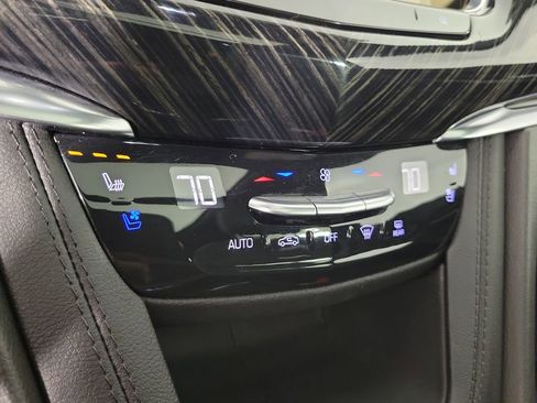 Used 2025 Cadillac XT6 Premium Luxury FWD image 28