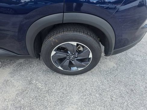 Used 2025 Nissan Rogue SV FWD image 4
