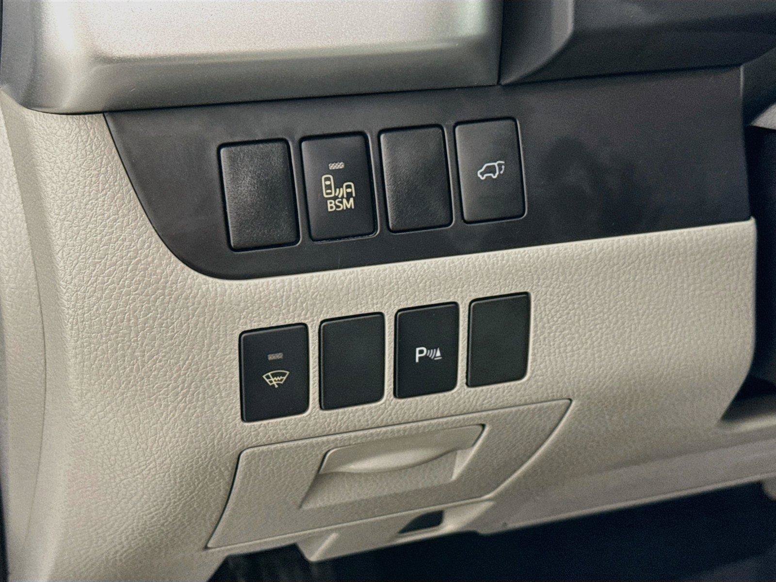 Used 2015 Toyota Highlander Limited FWD image 15
