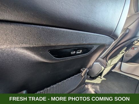 Used 2024 Chrysler Pacifica Touring-L image 38