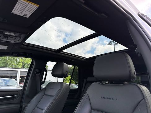 Used 2024 GMC Yukon Denali AWD/4WD image 33