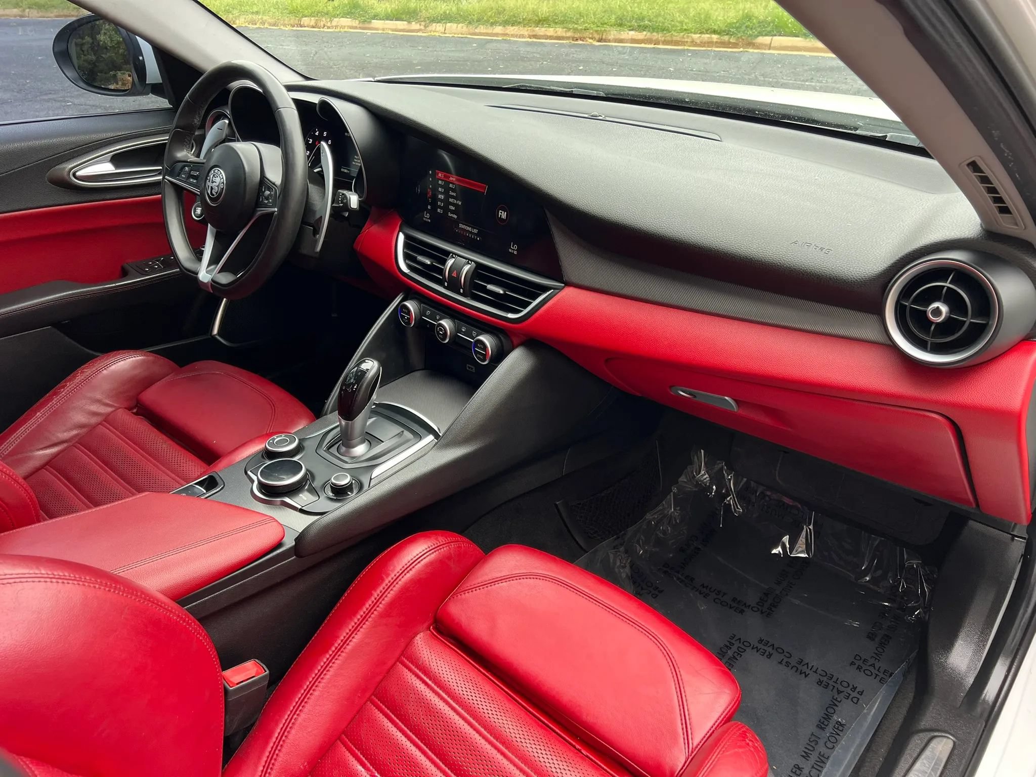 Used 2019 Alfa Romeo Giulia Ti Sport w/ Quick Order Package 22S Sport AWD/4WD image 16