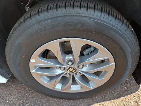 Certified 2025 Toyota Sienna LE w/ LE Plus Package AWD/4WD image 11