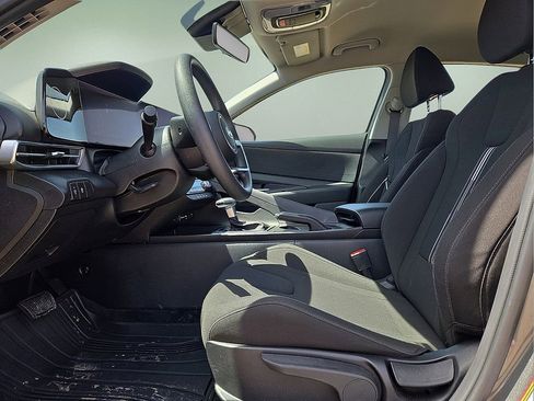 Used 2024 Hyundai Elantra SEL image 21