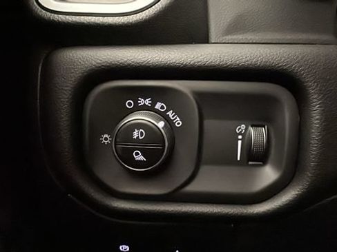 New 2026 RAM 1500 4x4 Crew Cab image 31