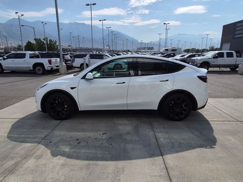 Used 2021 Tesla Model Y Long Range AWD/4WD image 7