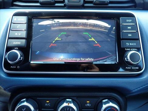 Used 2025 Nissan Versa SV FWD image 21