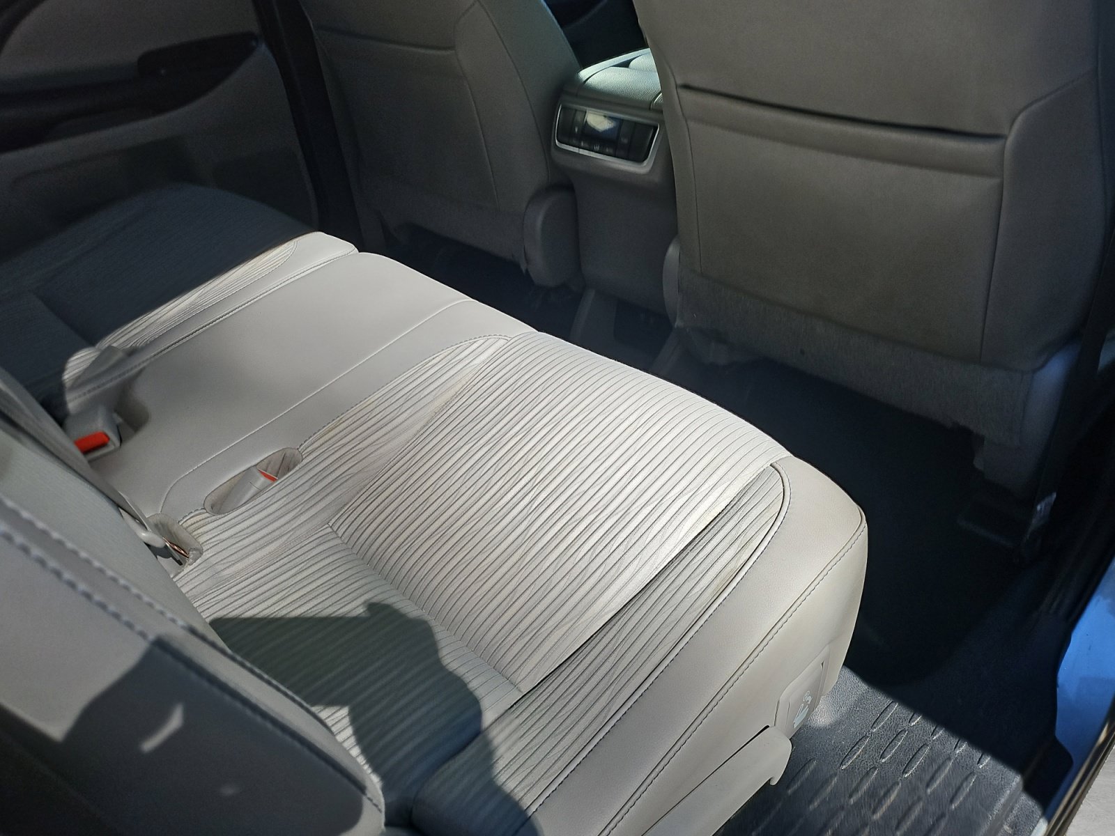 Used 2019 Toyota Highlander Plus AWD/4WD image 27