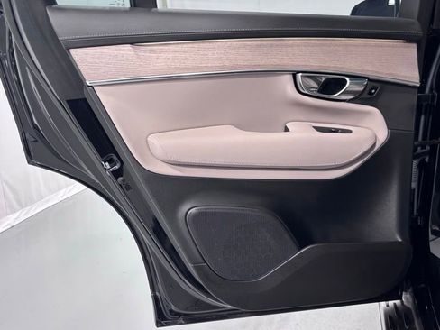 Certified 2025 Volvo XC90 B5 Plus AWD/4WD image 23