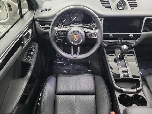 Used 2024 Porsche Macan AWD/4WD image 16