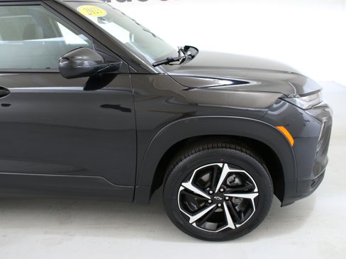 Used 2023 Chevrolet TrailBlazer RS w/ Sun and Liftgate Package AWD/4WD image 11