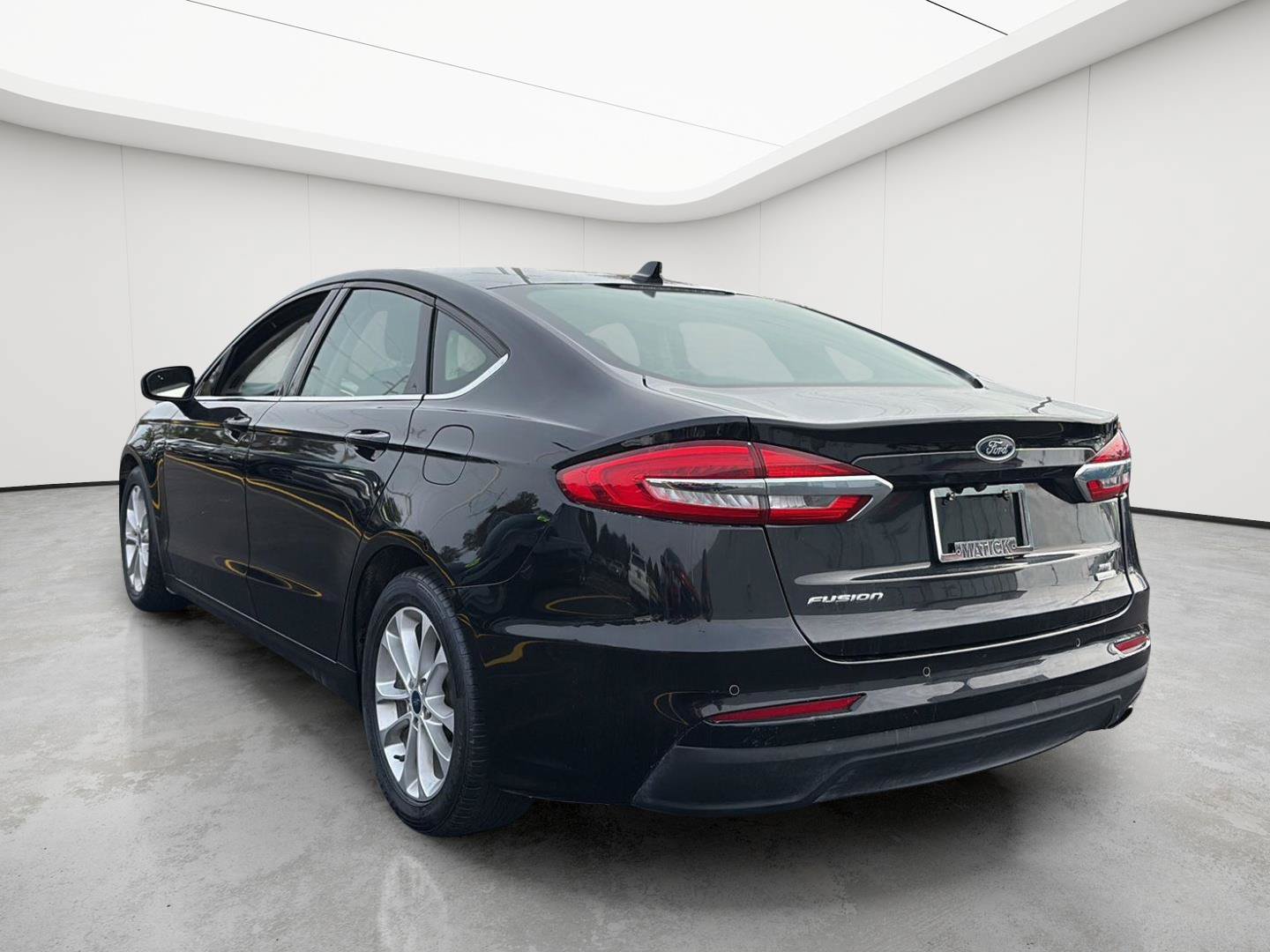 Used 2020 Ford Fusion SE FWD image 29