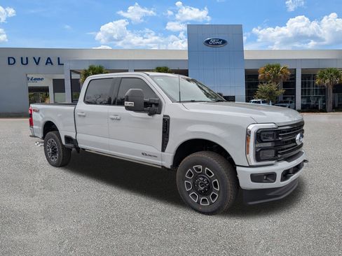 New 2026 Ford F250 Platinum w/ FX4 Off-Road Package image 2