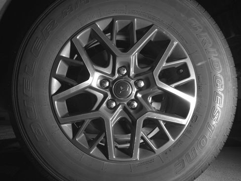 Used 2025 Jeep Wrangler Sahara image 14