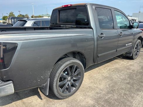 Used 2009 Nissan Titan SE RWD image 3
