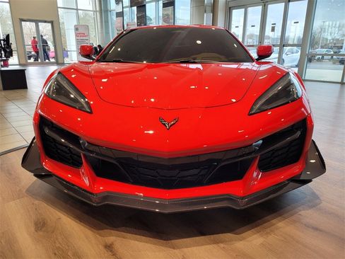Used 2024 Chevrolet Corvette Z06 image 2