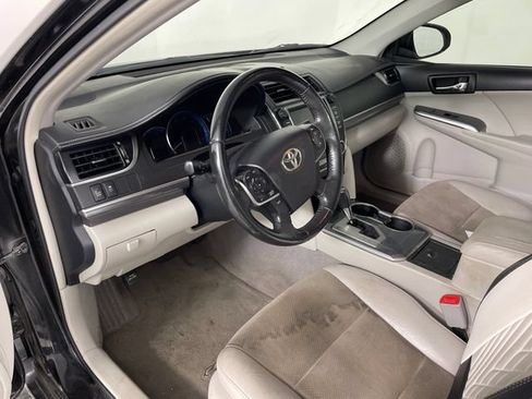 Used 2012 Toyota Camry XLE w/ Leather Pkg FWD image 3