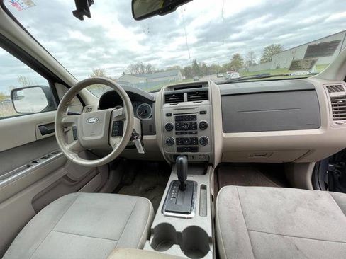 Used 2011 Ford Escape XLT w/ 201A Rapid Spec Order Code FWD image 31