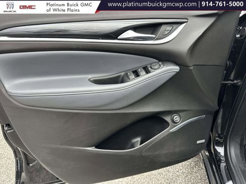 Used 2020 Buick Enclave Essence w/ Sport Touring Edition image 18