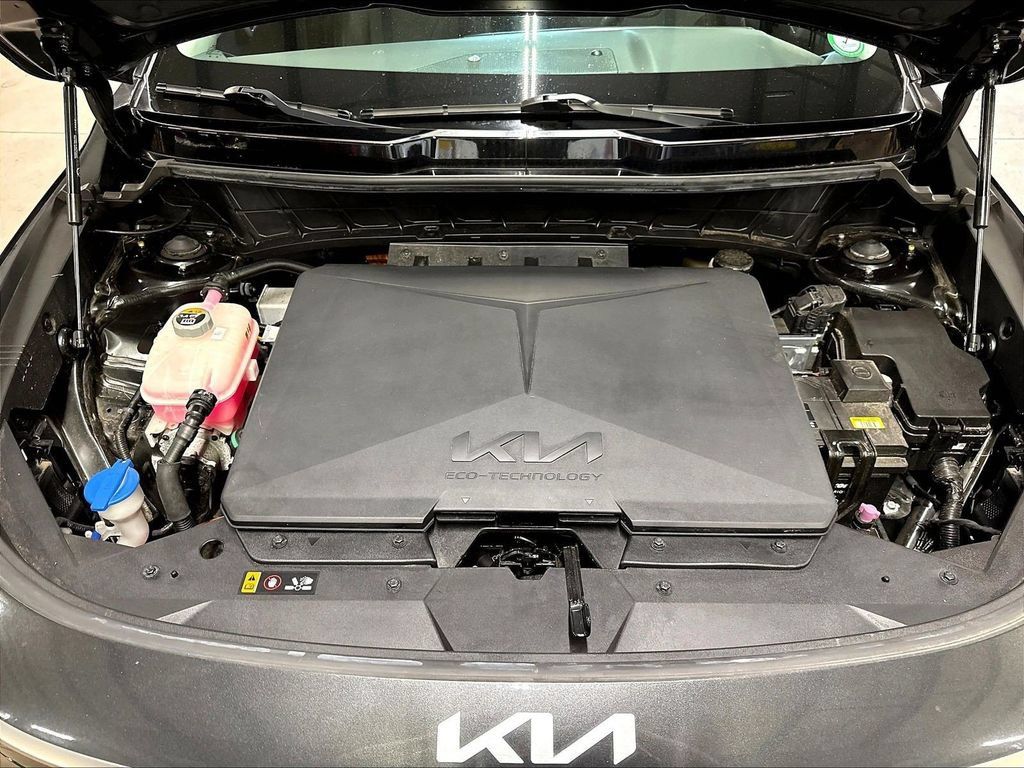 Certified 2023 Kia Niro Wind w/ Wind Preserve Package FWD image 36