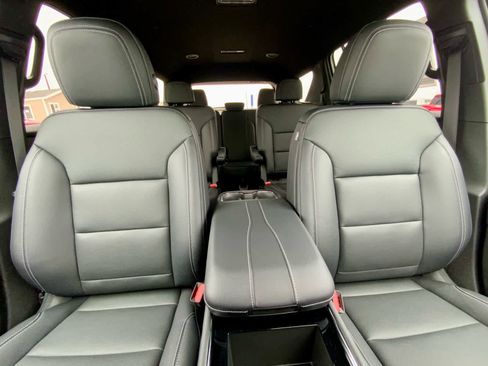 New 2026 Chevrolet Traverse LT w/ LPO, Floor Liner Package image 32