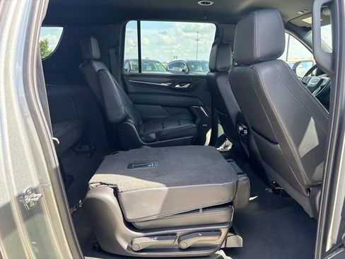 Used 2024 GMC Yukon XL Denali AWD/4WD image 13