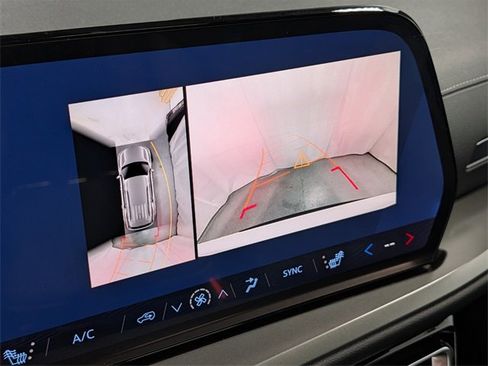 New 2026 Chevrolet Traverse LT image 24