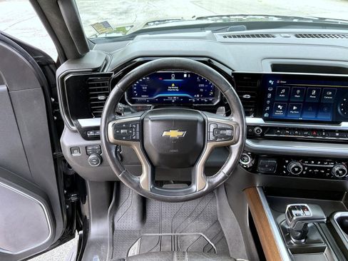 Used 2023 Chevrolet Silverado 1500 High Country w/ High Country Premium Package AWD/4WD image 11