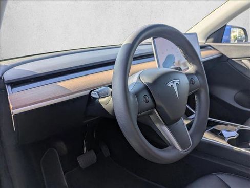 Used 2020 Tesla Model Y Long Range image 10