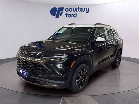 Used 2025 Chevrolet TrailBlazer ACTIV w/ Driver Confidence Package AWD/4WD image 3