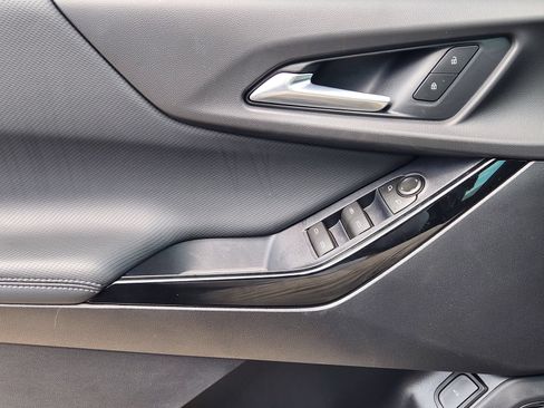 New 2026 Chevrolet Equinox LT w/ Convenience Package II FWD image 21