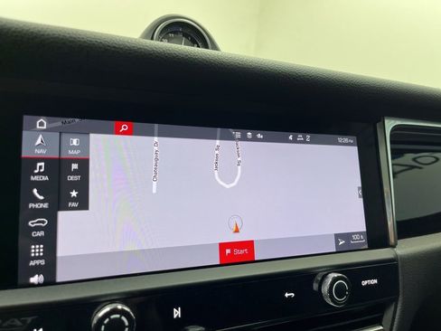 Used 2025 Porsche Macan image 13