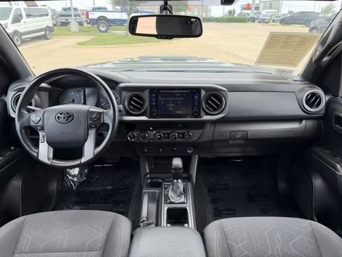 Used 2017 Toyota Tacoma TRD Sport w/ Tow Package AWD/4WD image 20