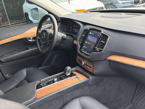 Certified 2023 Volvo XC90 B5 Plus w/ Protection Package Premier image 18