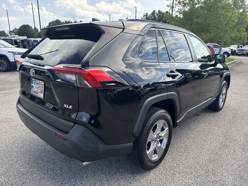 Used 2023 Toyota RAV4 XLE FWD image 7