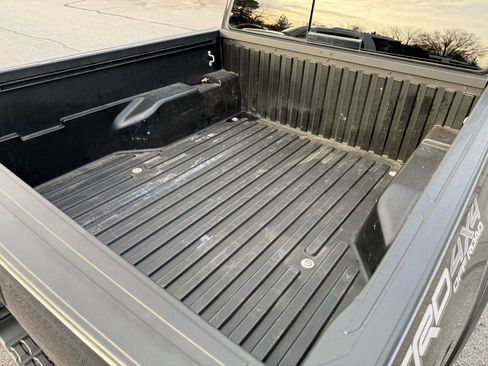 Used 2022 Toyota Tacoma TRD Off-Road image 6