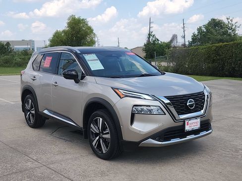 Used 2021 Nissan Rogue Platinum FWD image 3