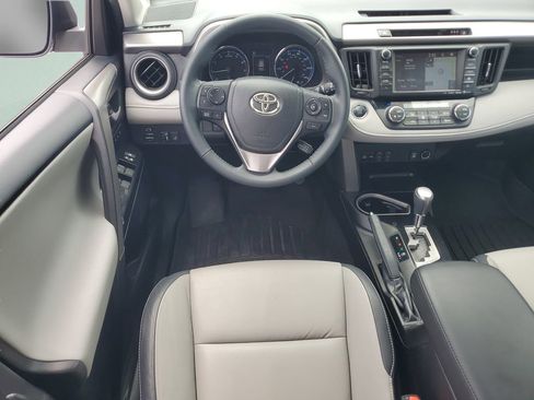 Used 2017 Toyota RAV4 Limited FWD image 12